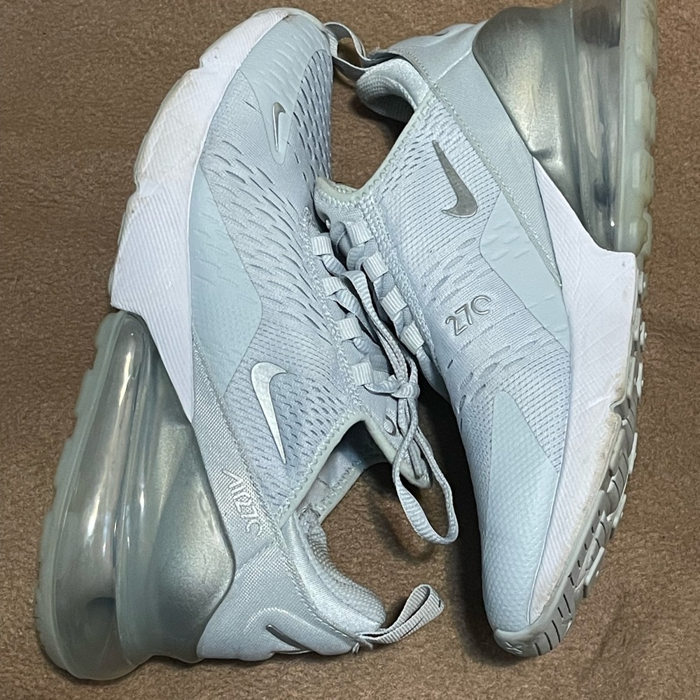 Nike Women's Air Max 270 Silver Gray Sneakers